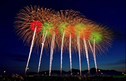 夏日祭的好去处——日本花火大会